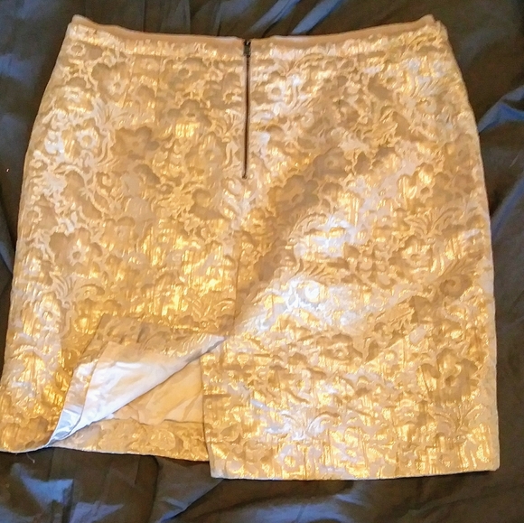 Ann Taylor LOFT Metallic Gold Floral Skirt - Picture 4 of 4